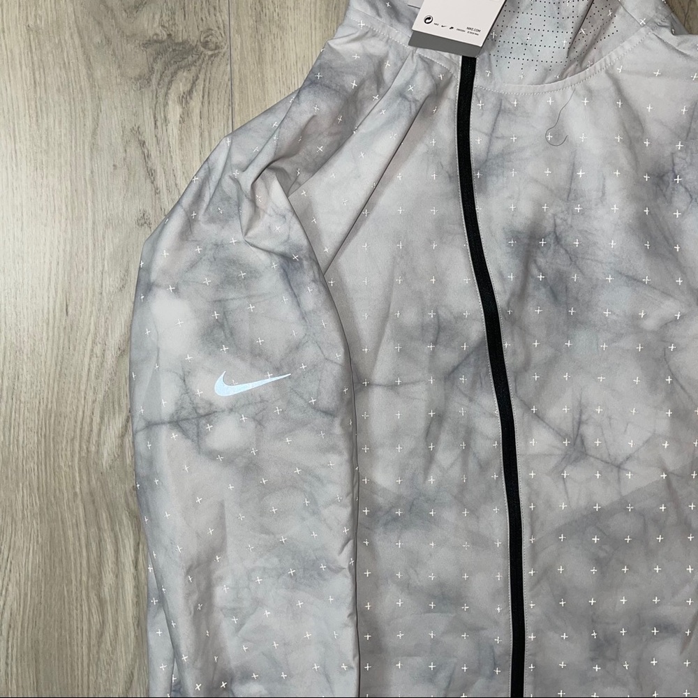 Nike Tech Pack Lightweight Jacket - Picture 4 of 7